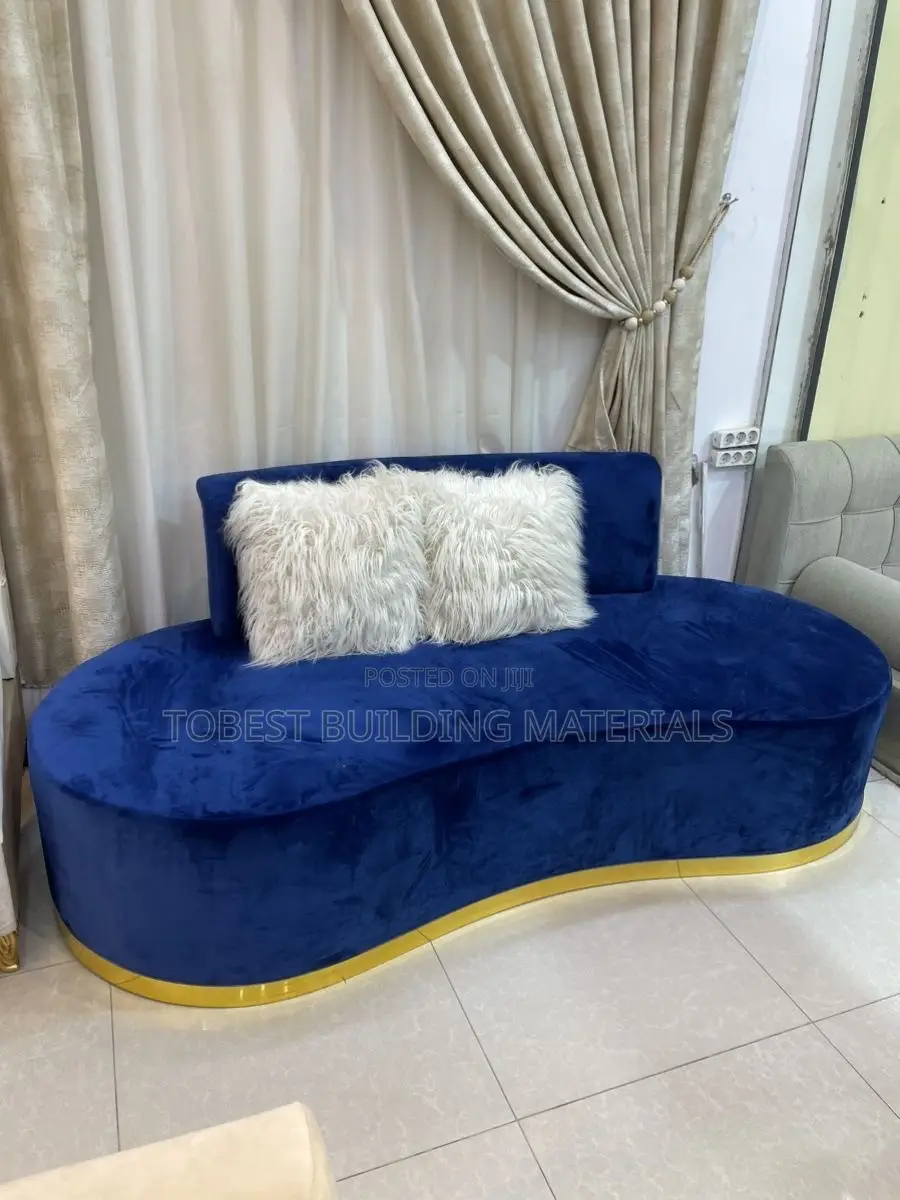 Luxury Royal Blue Curved Velvet Settee / Accent Bench With Gold Base