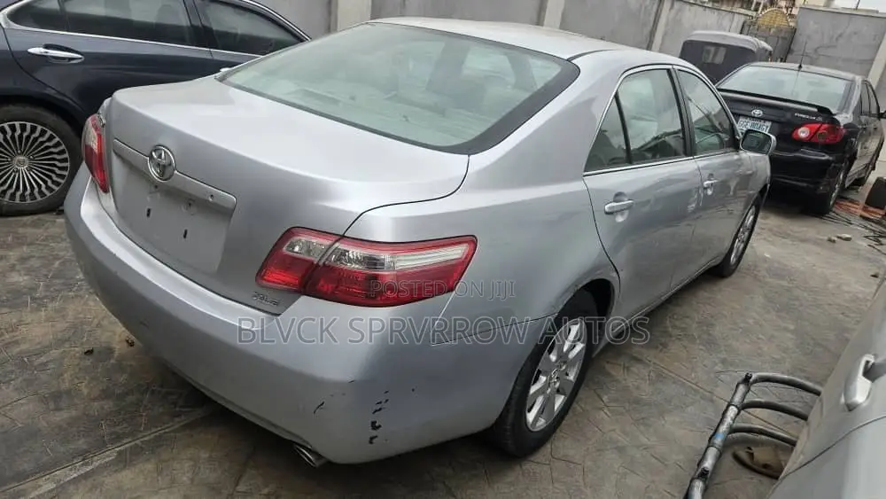Toyota Camry XLE V6 4dr Sedan (3.5L 6cyl 6AM) 2007 Silver