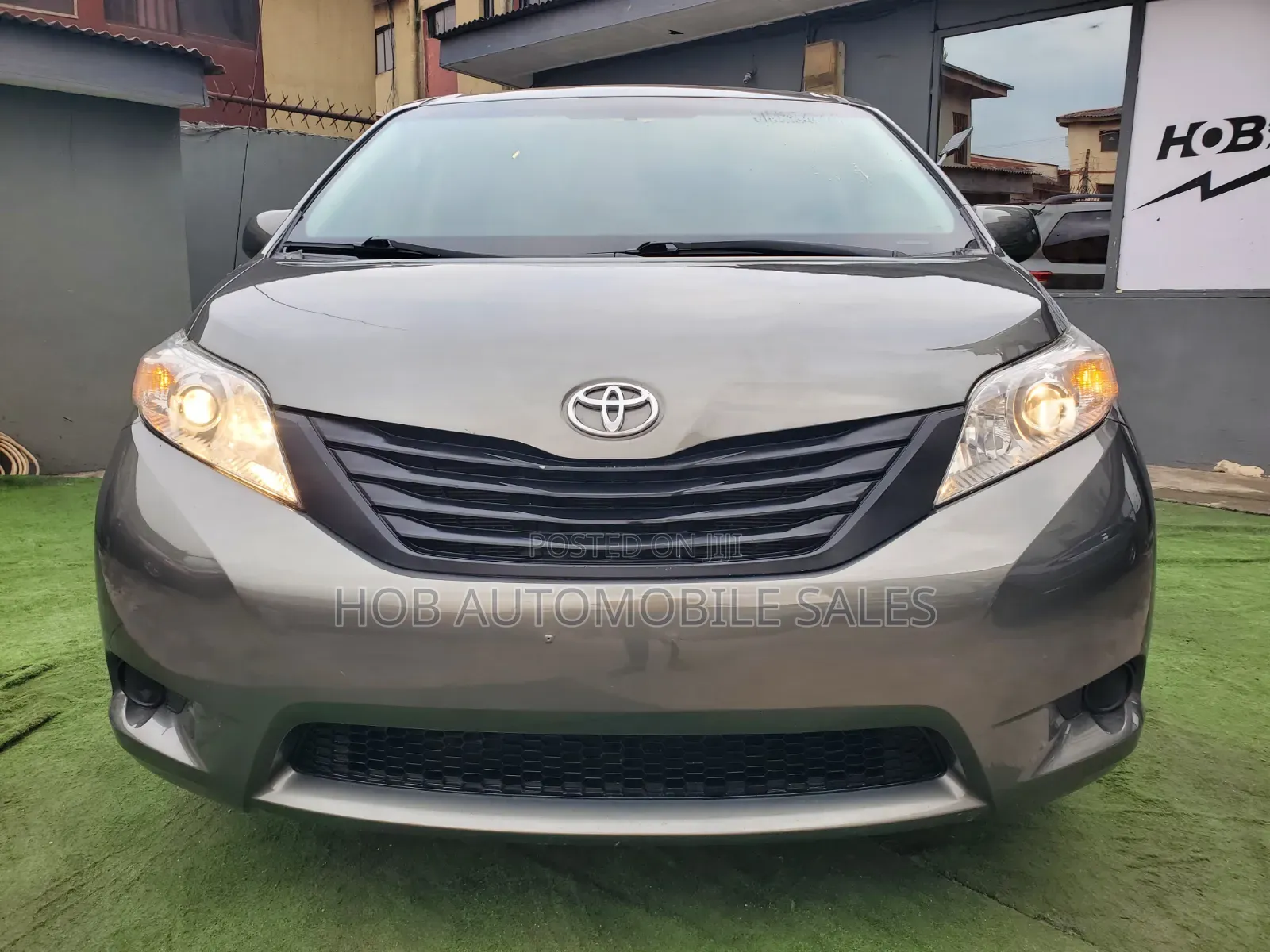 Toyota Sienna LE 7 Passenger 2011 Green