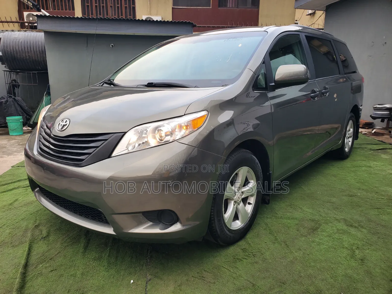 Toyota Sienna LE 7 Passenger 2011 Green