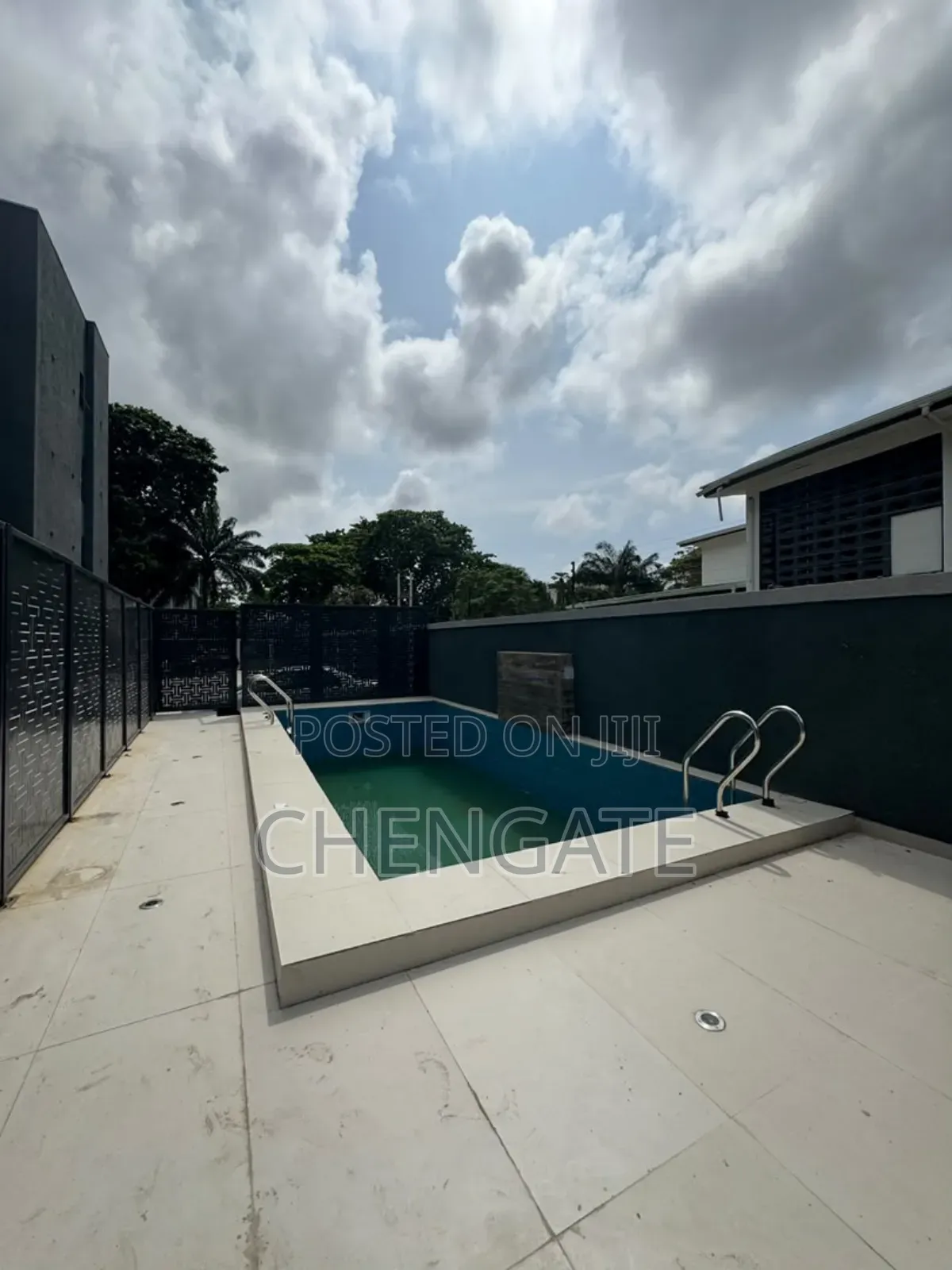 4bdrm Penthouse in Victoria Island for sale