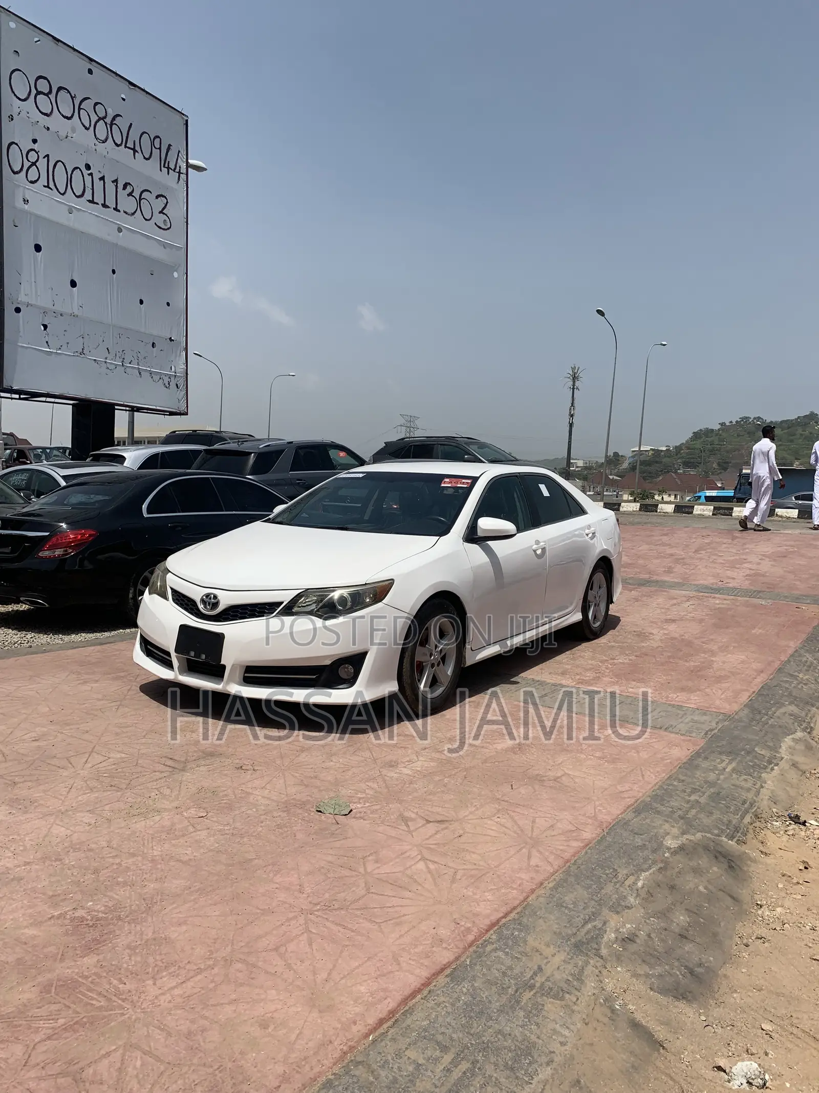 Toyota Camry SE 4dr Sedan (2.5L 4cyl 6A) 2013 White