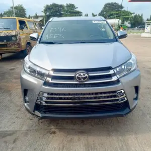 Toyota Highlander XLE 4dr SUV AWD (3.5L 6cyl 6A) 2014 Gray