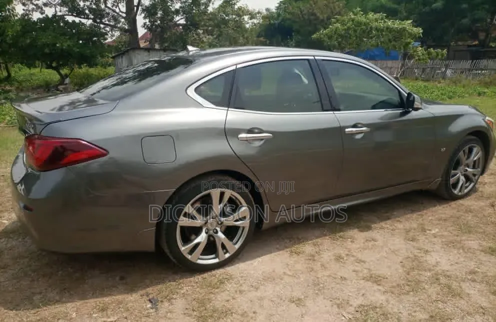 Infiniti Q70 2016 Gray