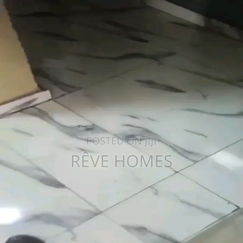 2bdrm Block of Flats in Adekunle for rent