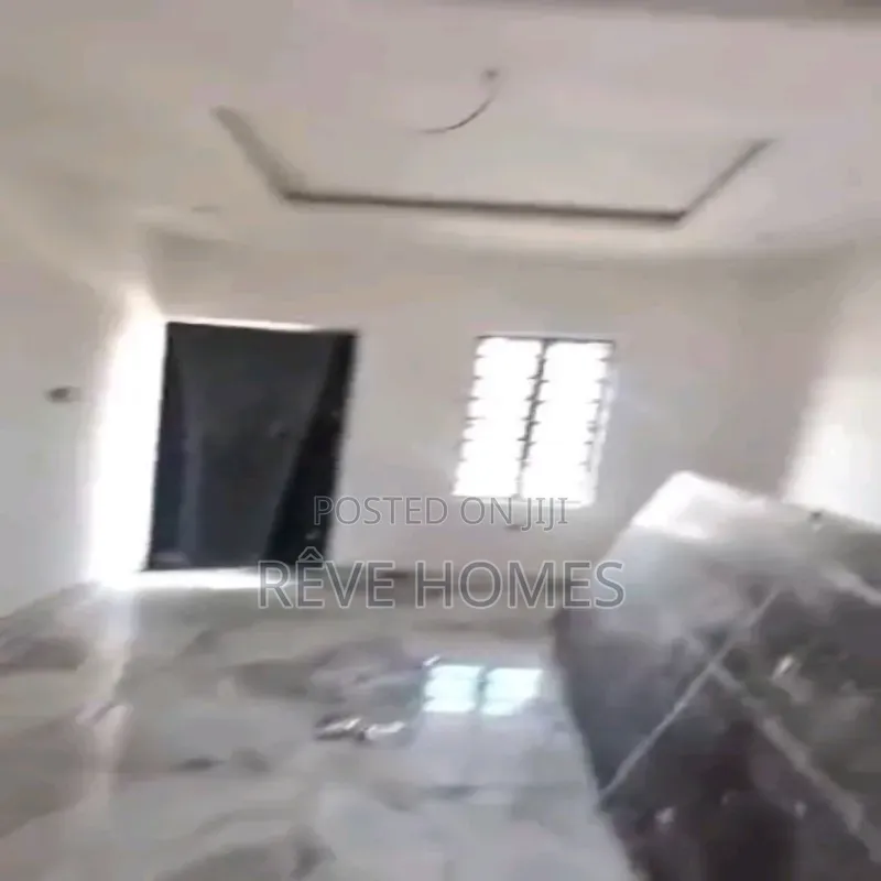 Mini Flat in Adekunle for rent