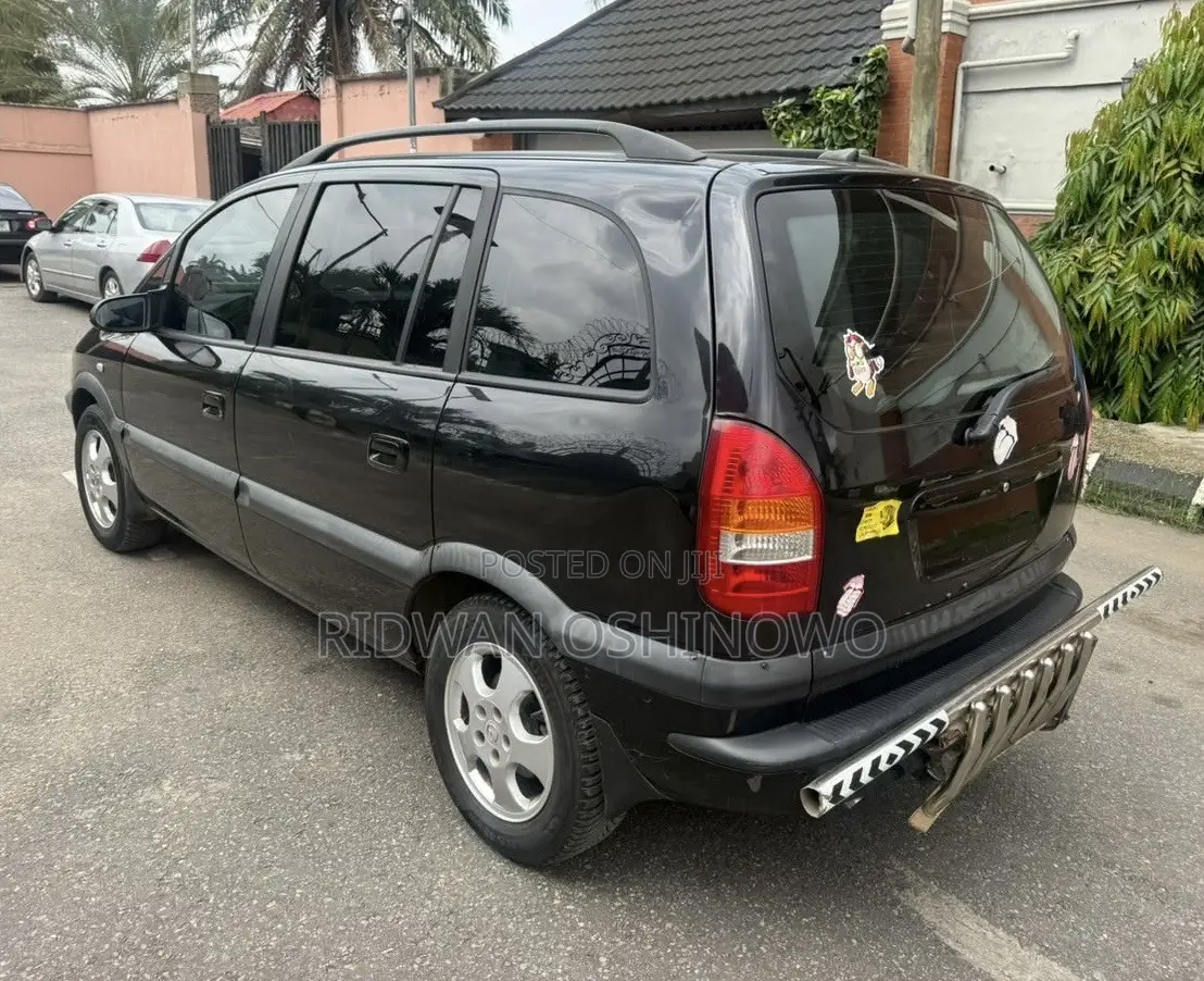Opel Zafira 2008 Black