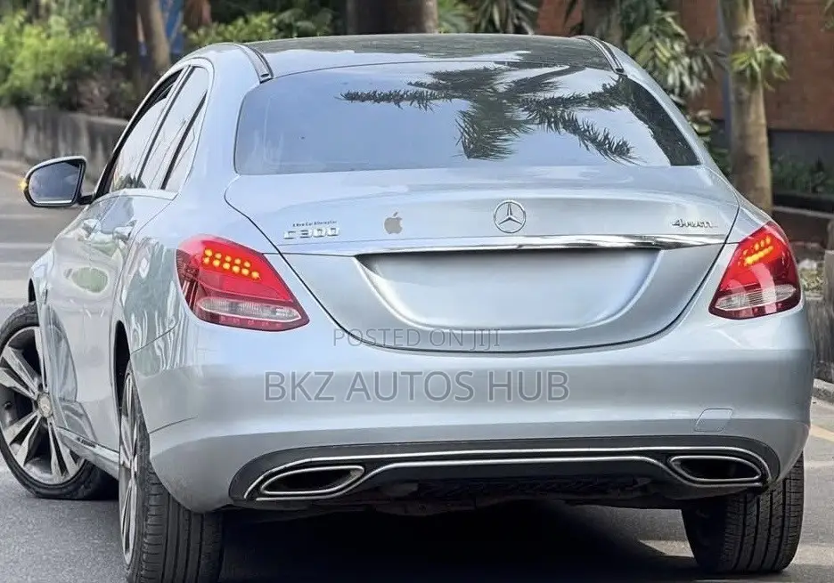 Mercedes-Benz C300 Sport 4Matic Sedan AWD (2.0L 4cyll 7A) 2016 Green