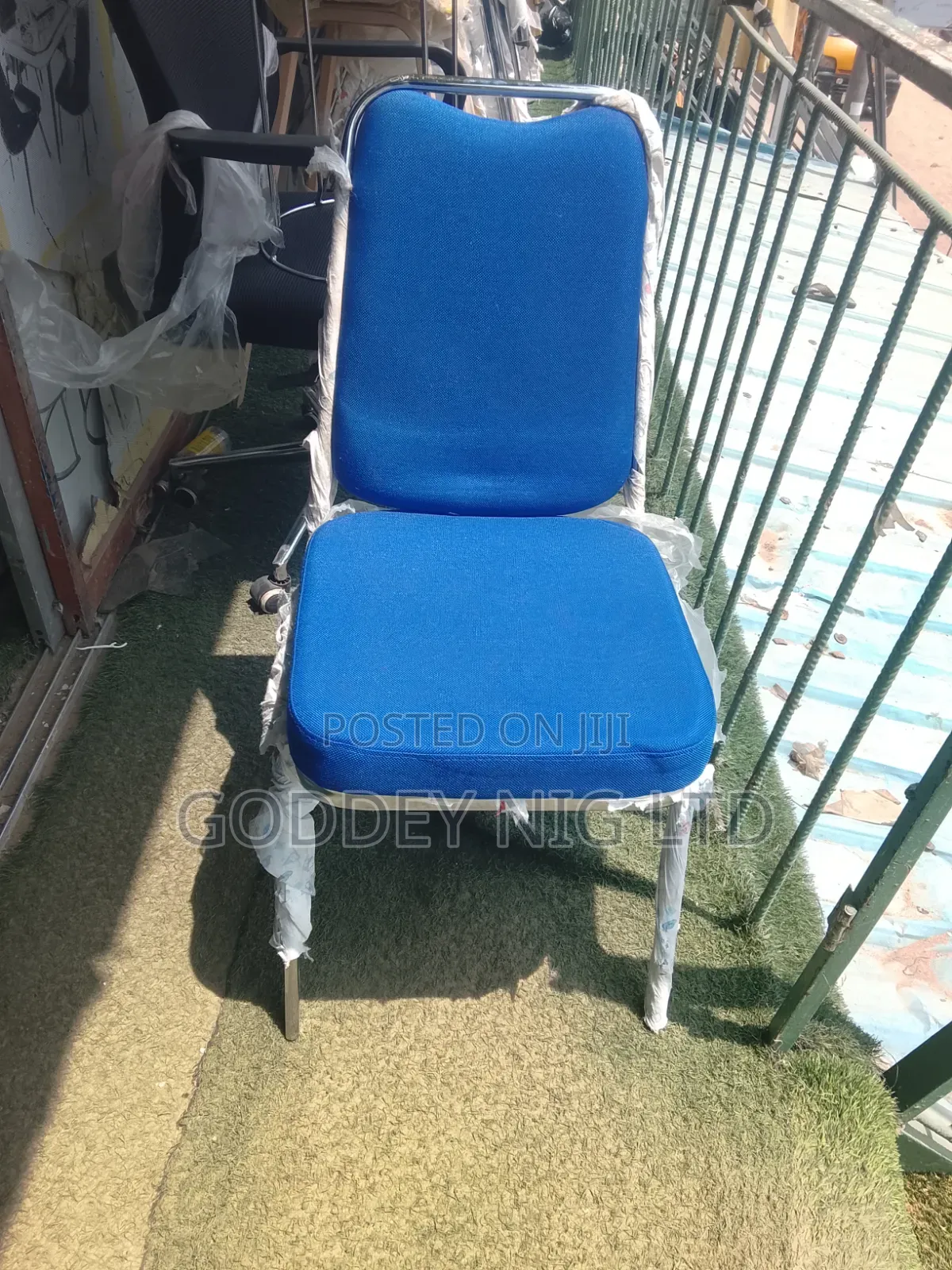 Solid Banquet Chair