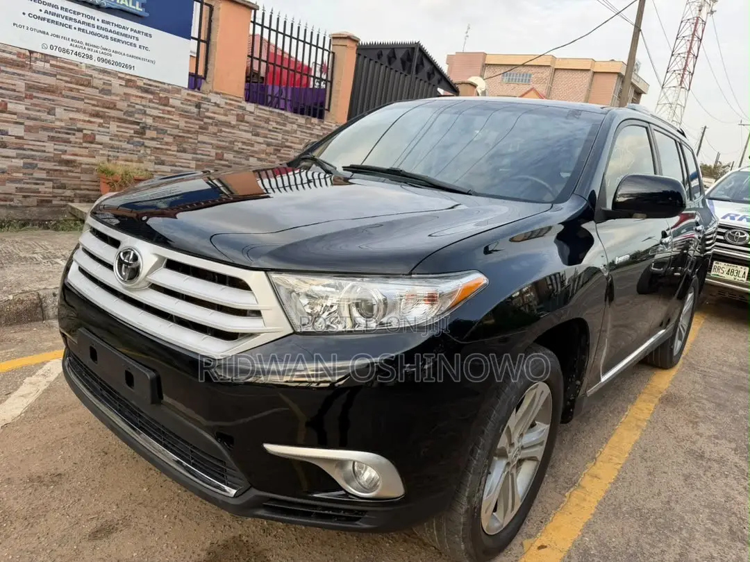 Toyota Highlander Limited 3.5l 4WD 2013 Black