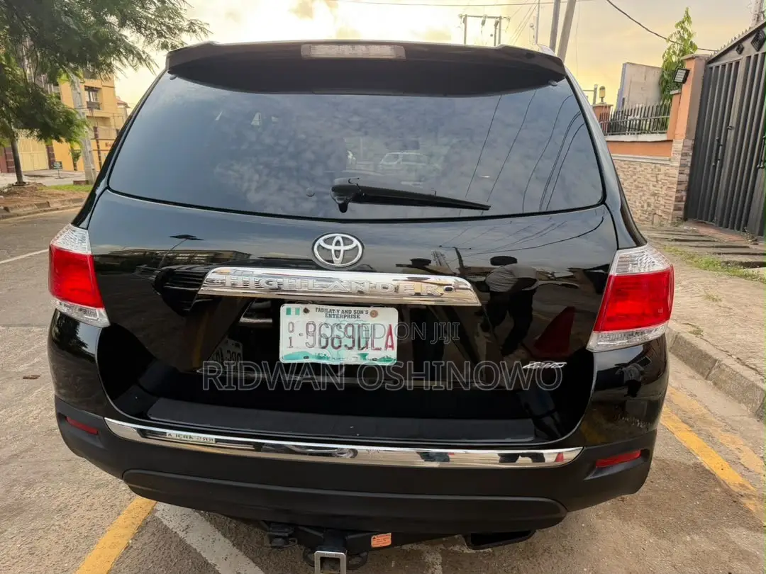 Toyota Highlander Limited 3.5l 4WD 2013 Black