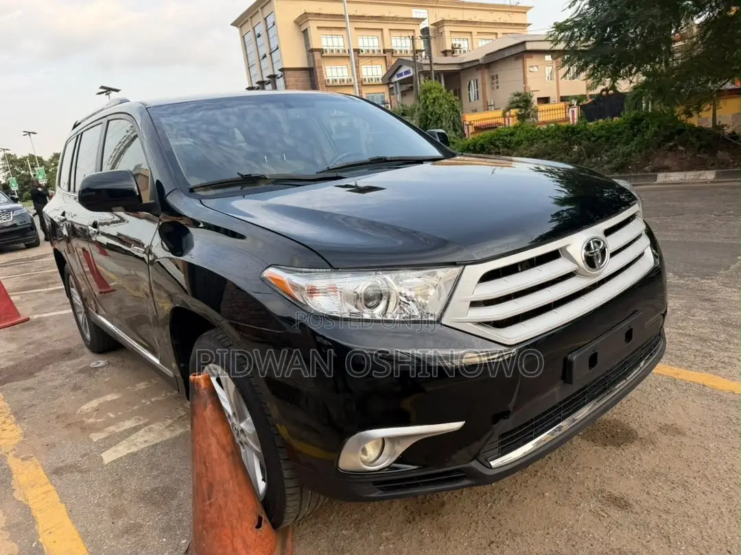 Toyota Highlander Limited 3.5l 4WD 2013 Black