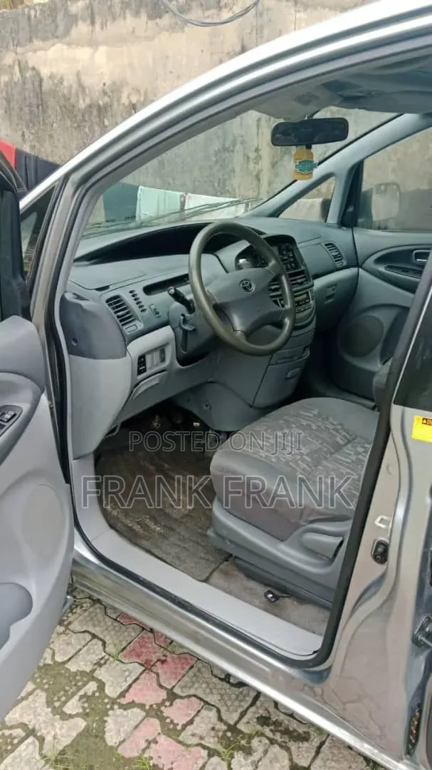 Toyota Previa 2006 Silver