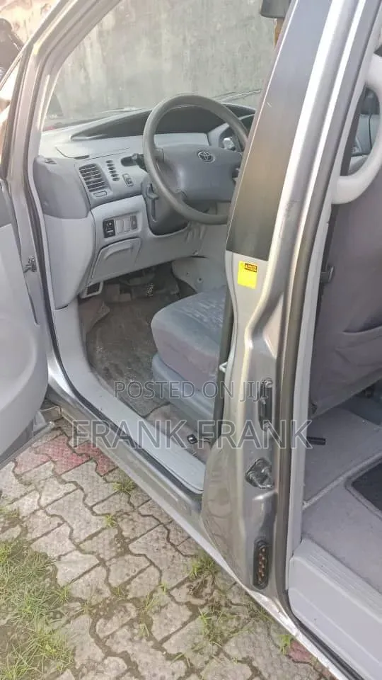 Toyota Previa 2006 Silver