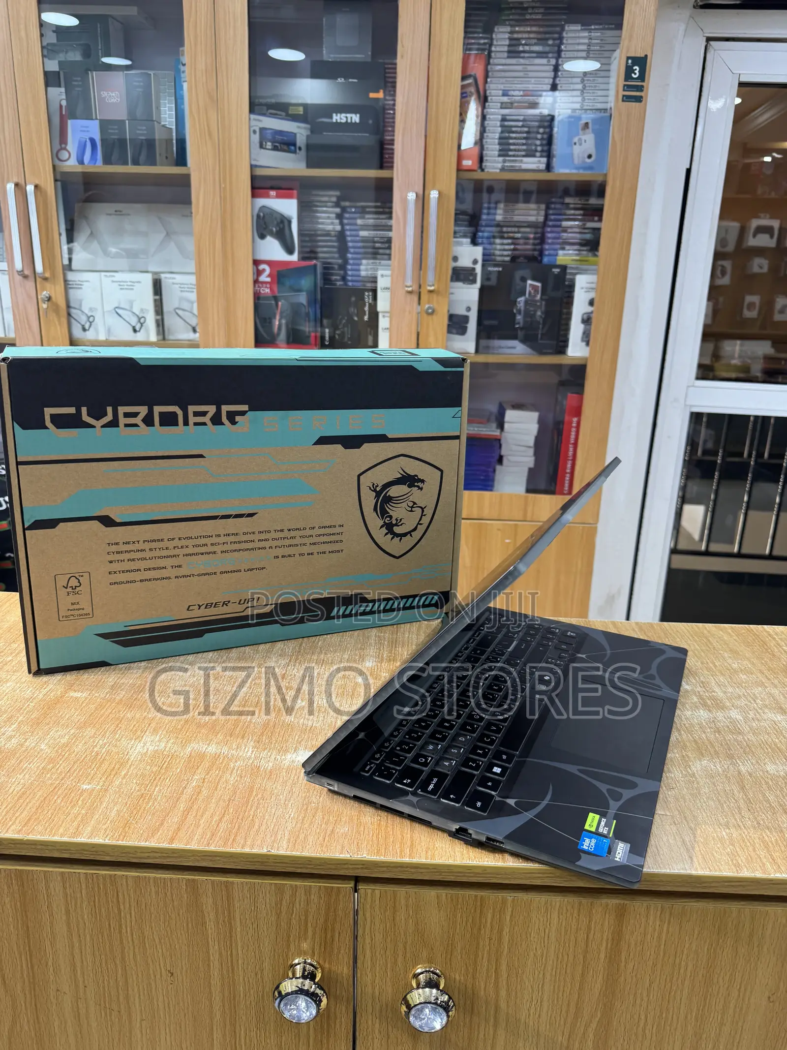 Laptop MSI Cyborg 15 16GB Intel Core Ultra 7 SSD 1T