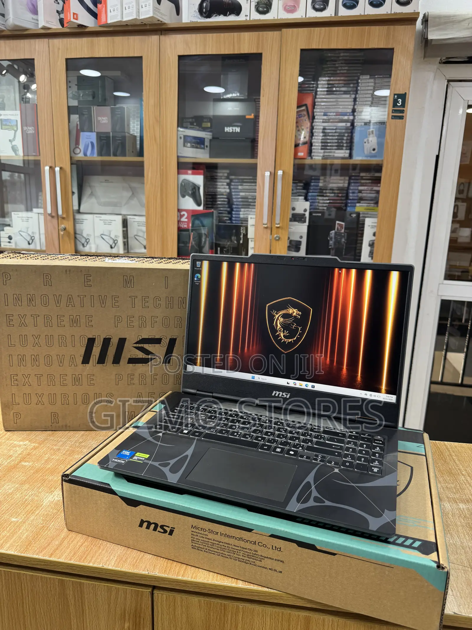 Laptop MSI Cyborg 15 16GB Intel Core Ultra 7 SSD 1T