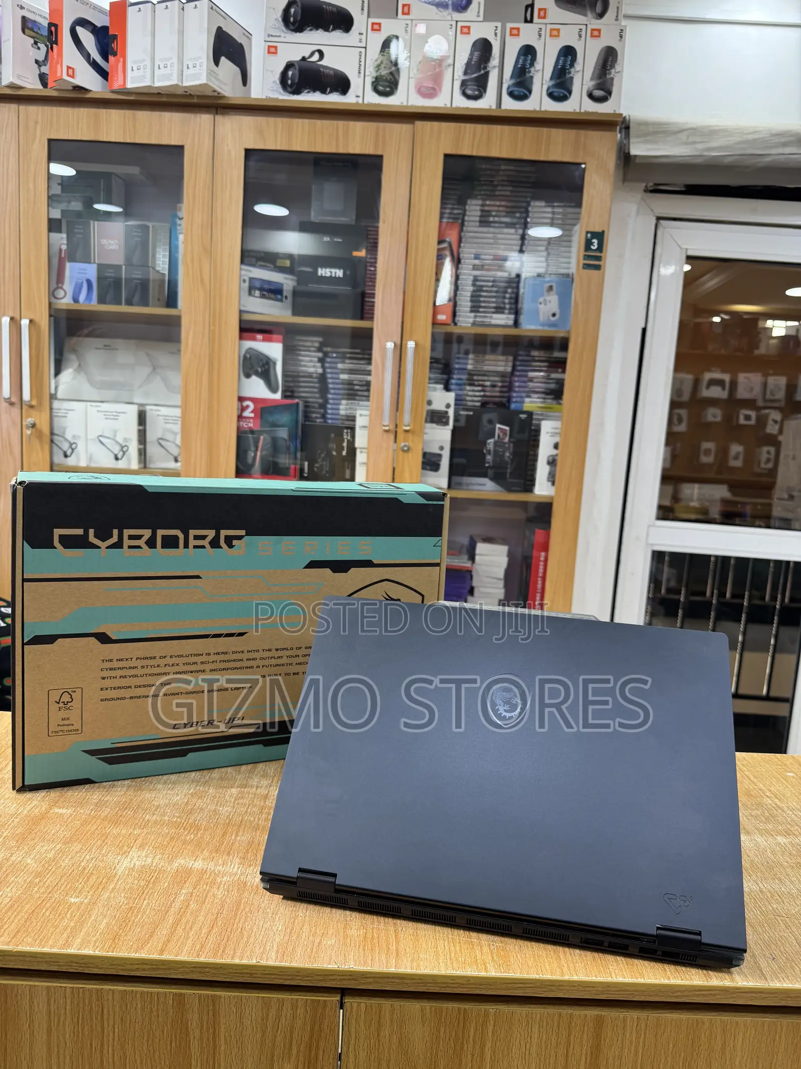 Laptop MSI Cyborg 15 16GB Intel Core Ultra 7 SSD 1T