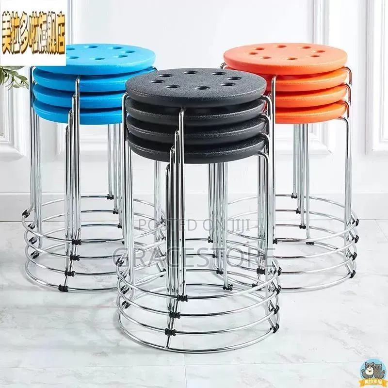 Iron Leg Side Stool With Plastic Top