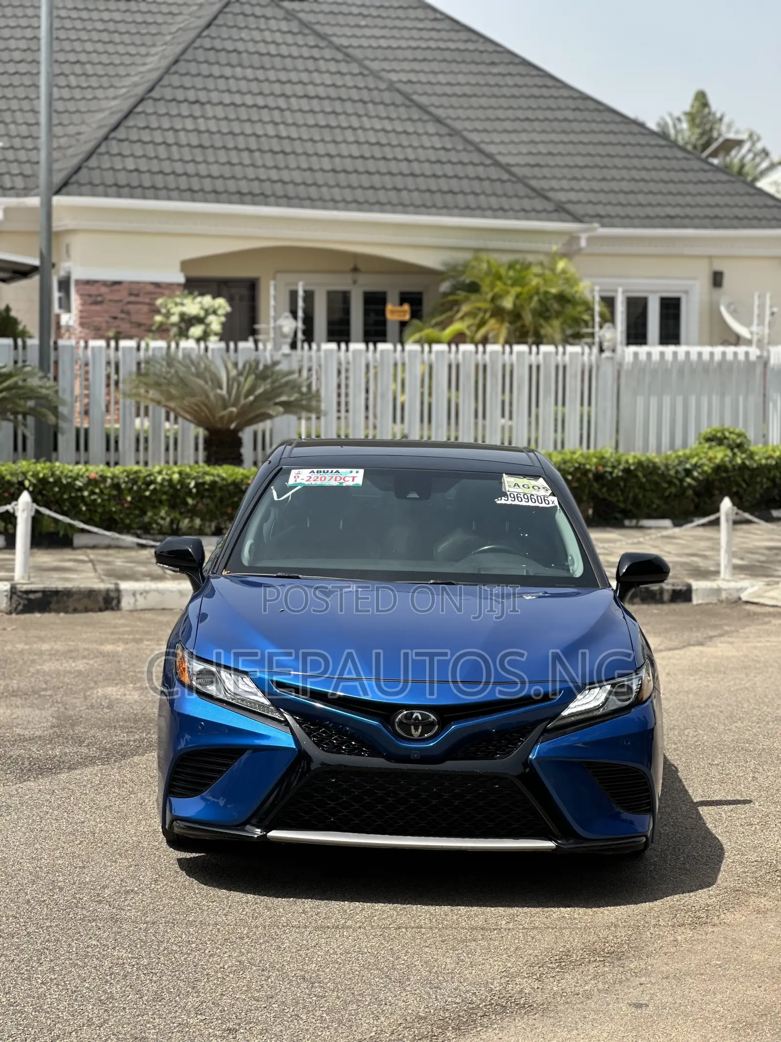 Toyota Camry XSE V6 (3.5L V6 8A) 2019 Blue