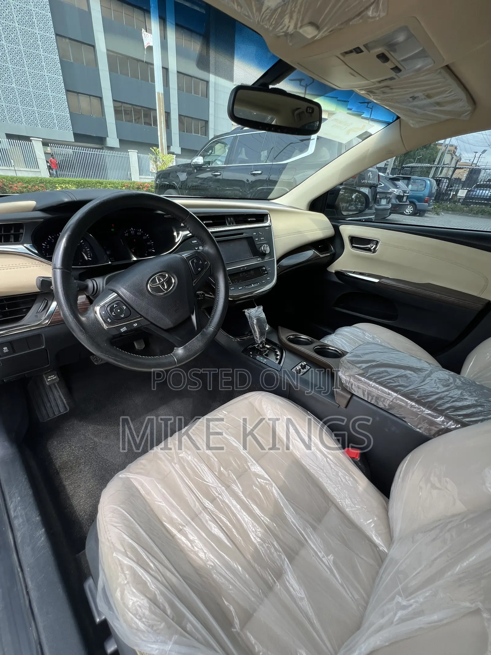Toyota Avalon XLE 4dr Sedan (3.5L 6cyl 6A) 2014 White