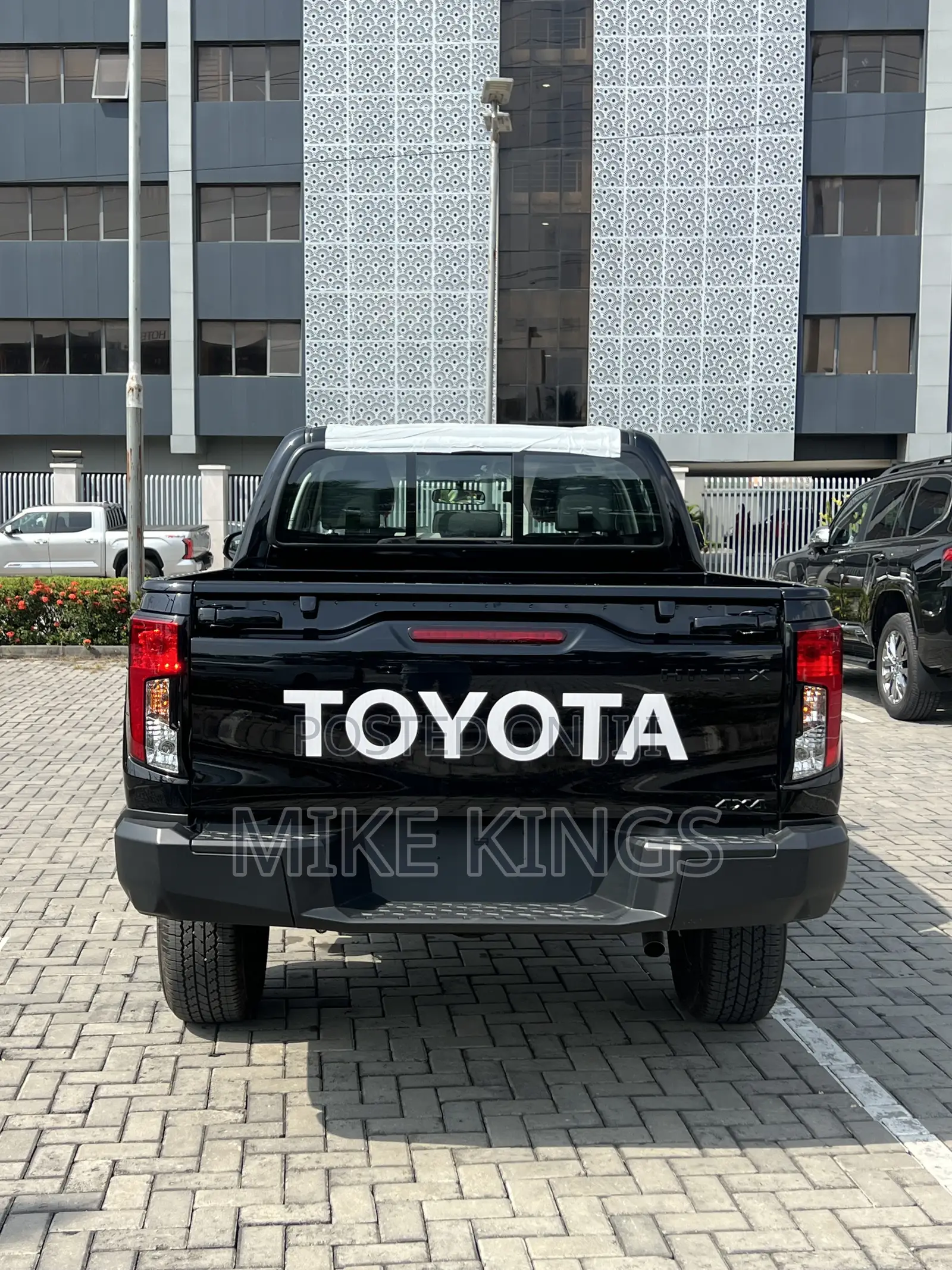 New Toyota Hilux Black Edition 2026 Black