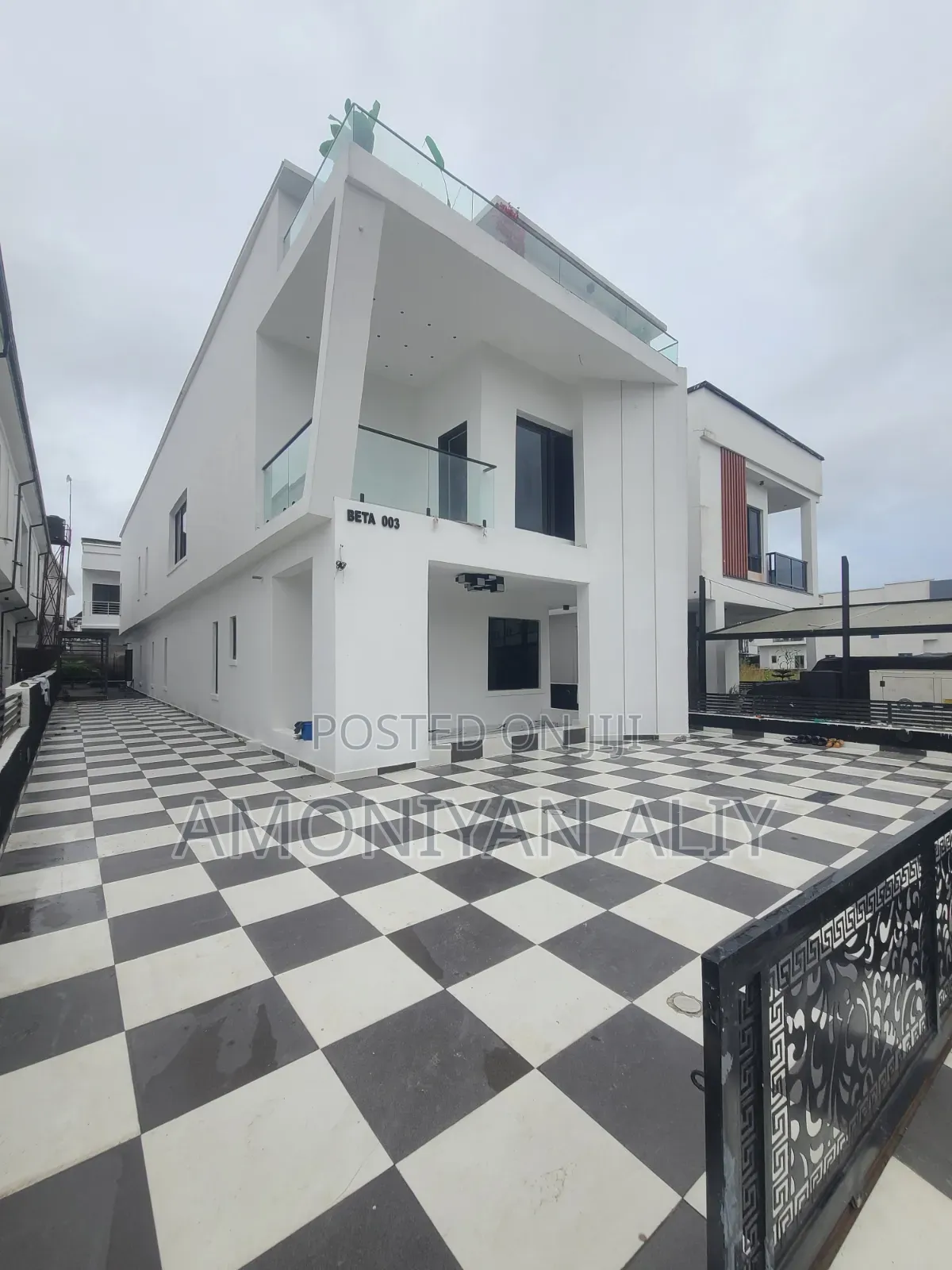 5bdrm Duplex in Megamond Estate, Ikota for sale