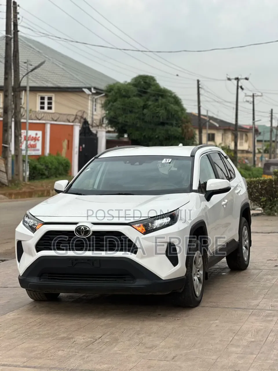 Toyota RAV4 LE AWD 2019 White