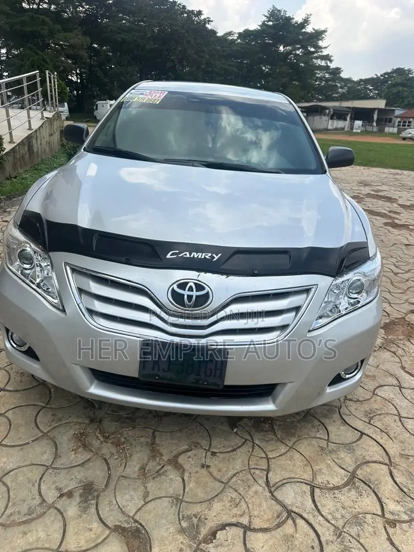 Toyota Camry 2010 Silver