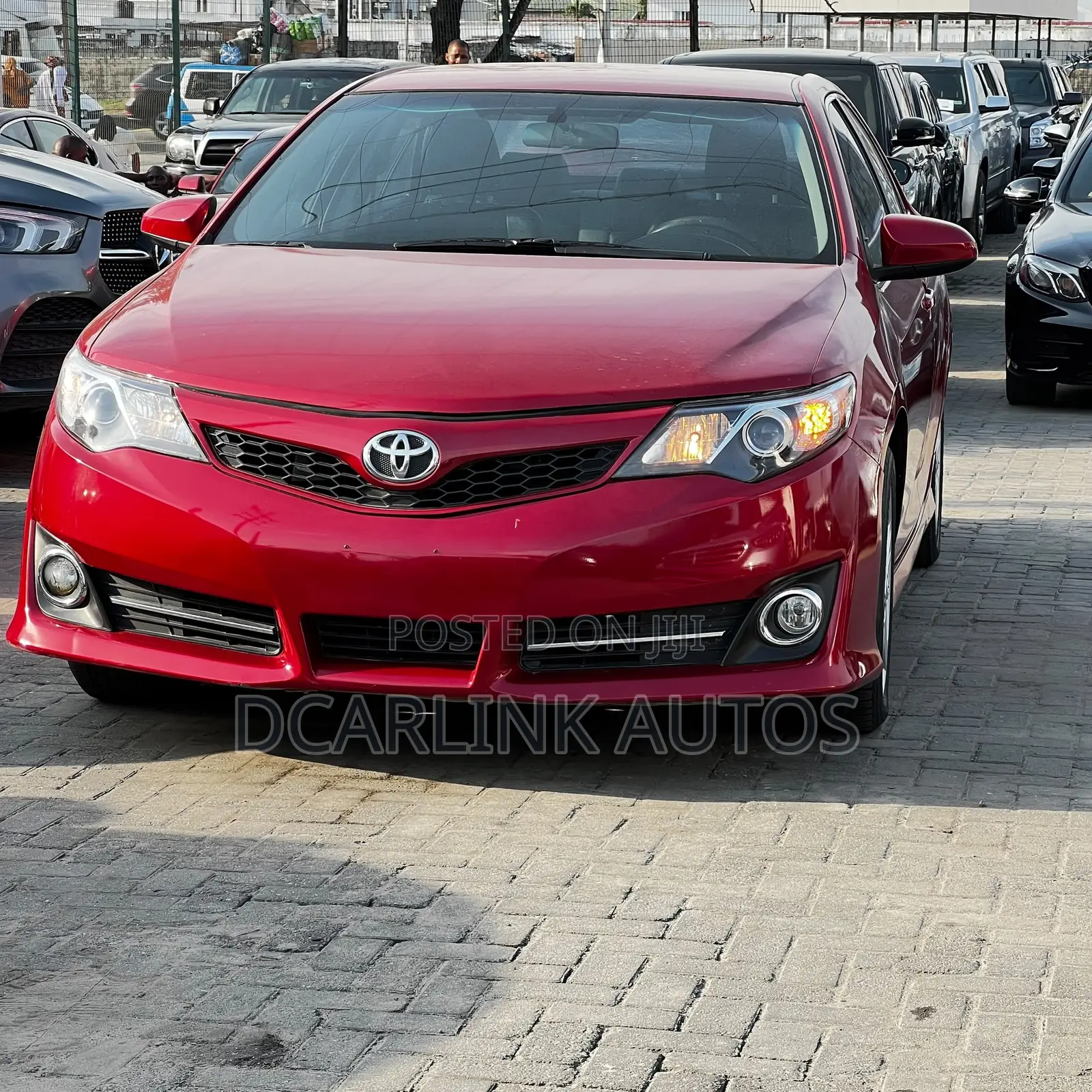 Toyota Camry SE 4dr Sedan (2.5L 4cyl 6A) 2014 Red