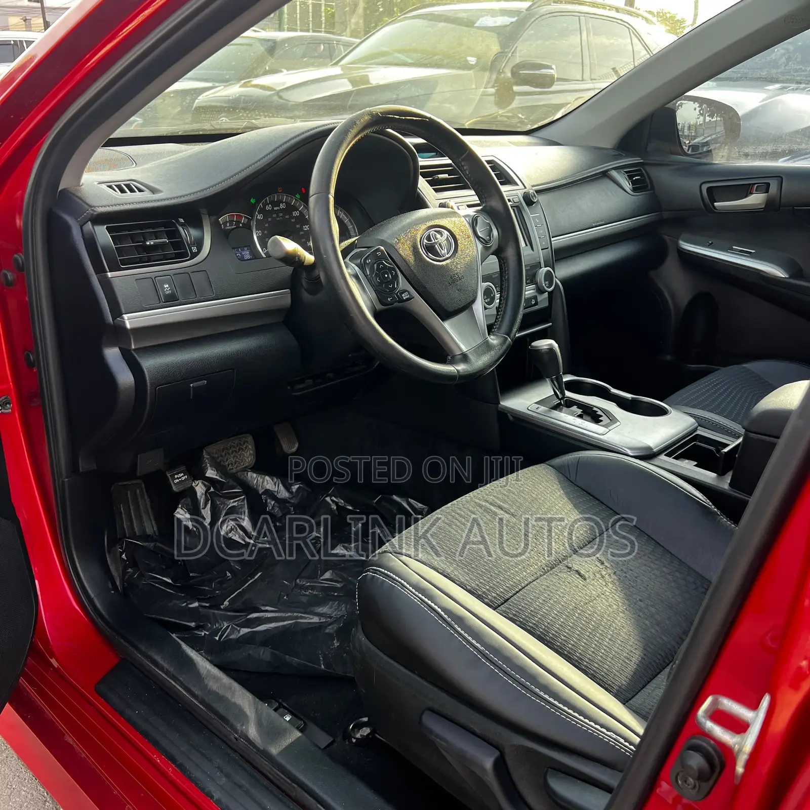 Toyota Camry SE 4dr Sedan (2.5L 4cyl 6A) 2014 Red