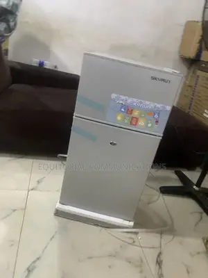 SKYRUN 85L Refrigerator – Compact Elegance for Your Home