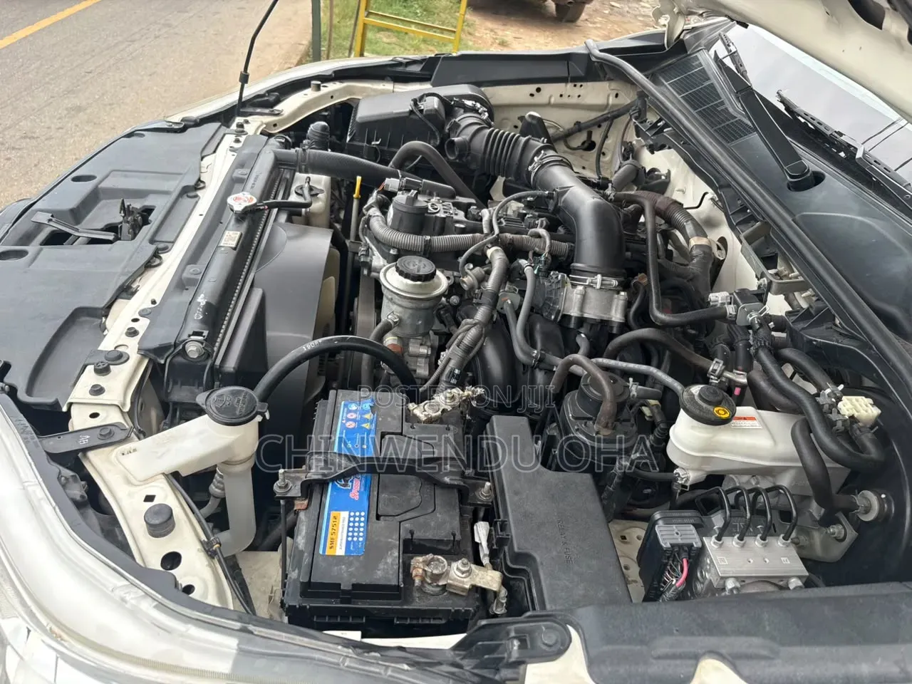 Toyota Hilux 2022 White