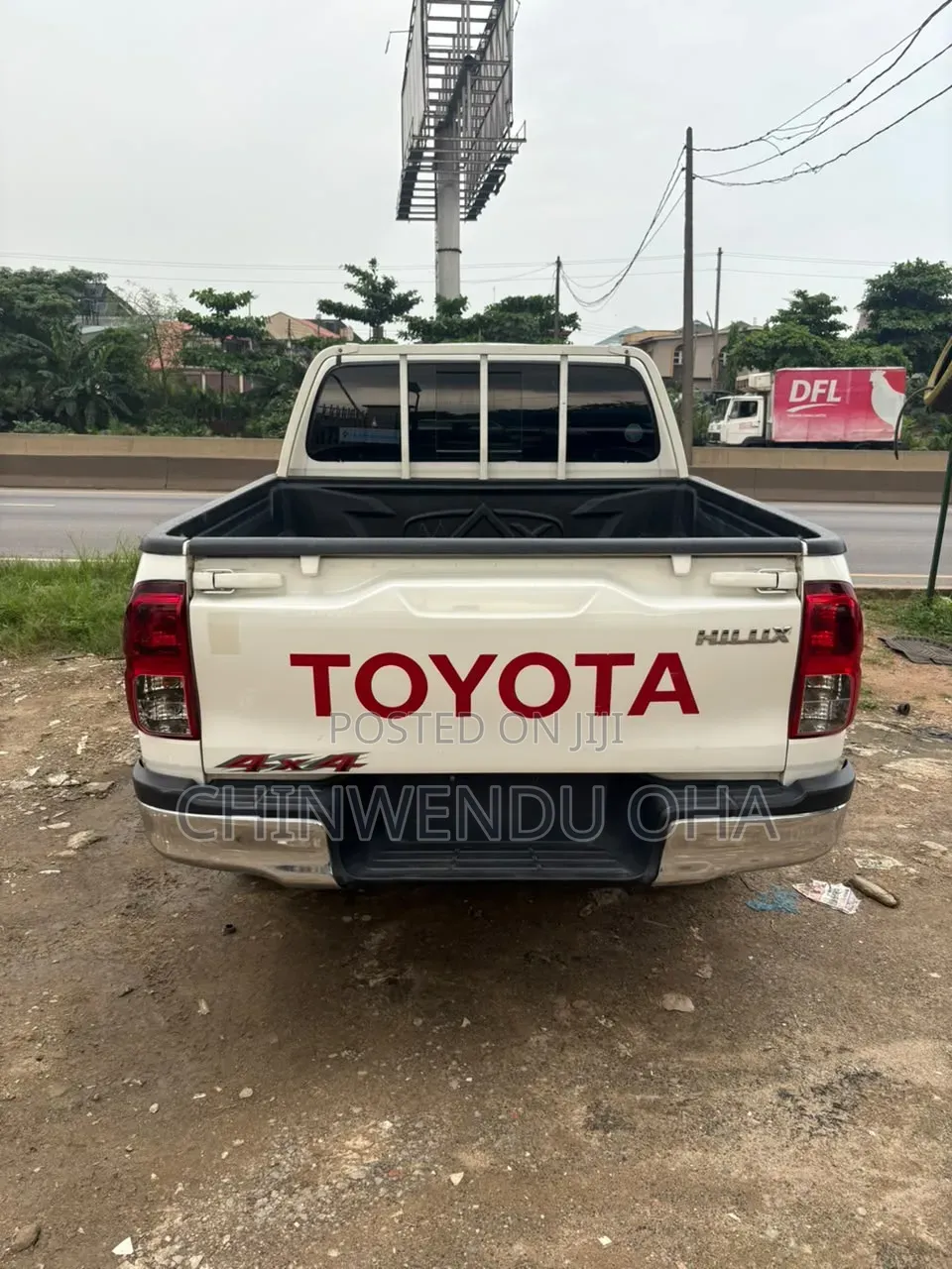Toyota Hilux 2022 White