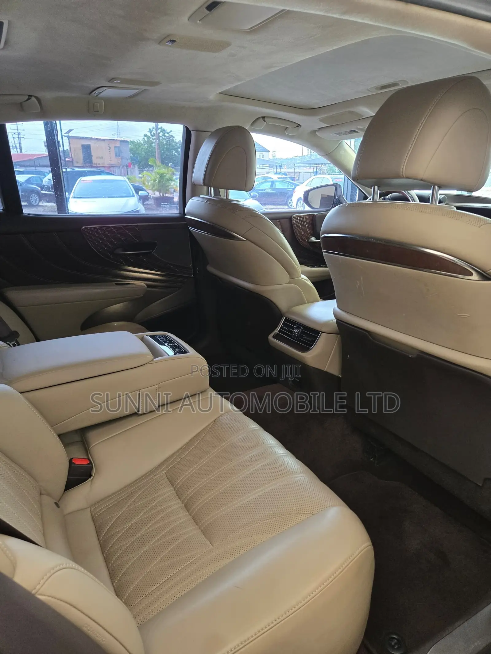 Lexus LS 2019 Red