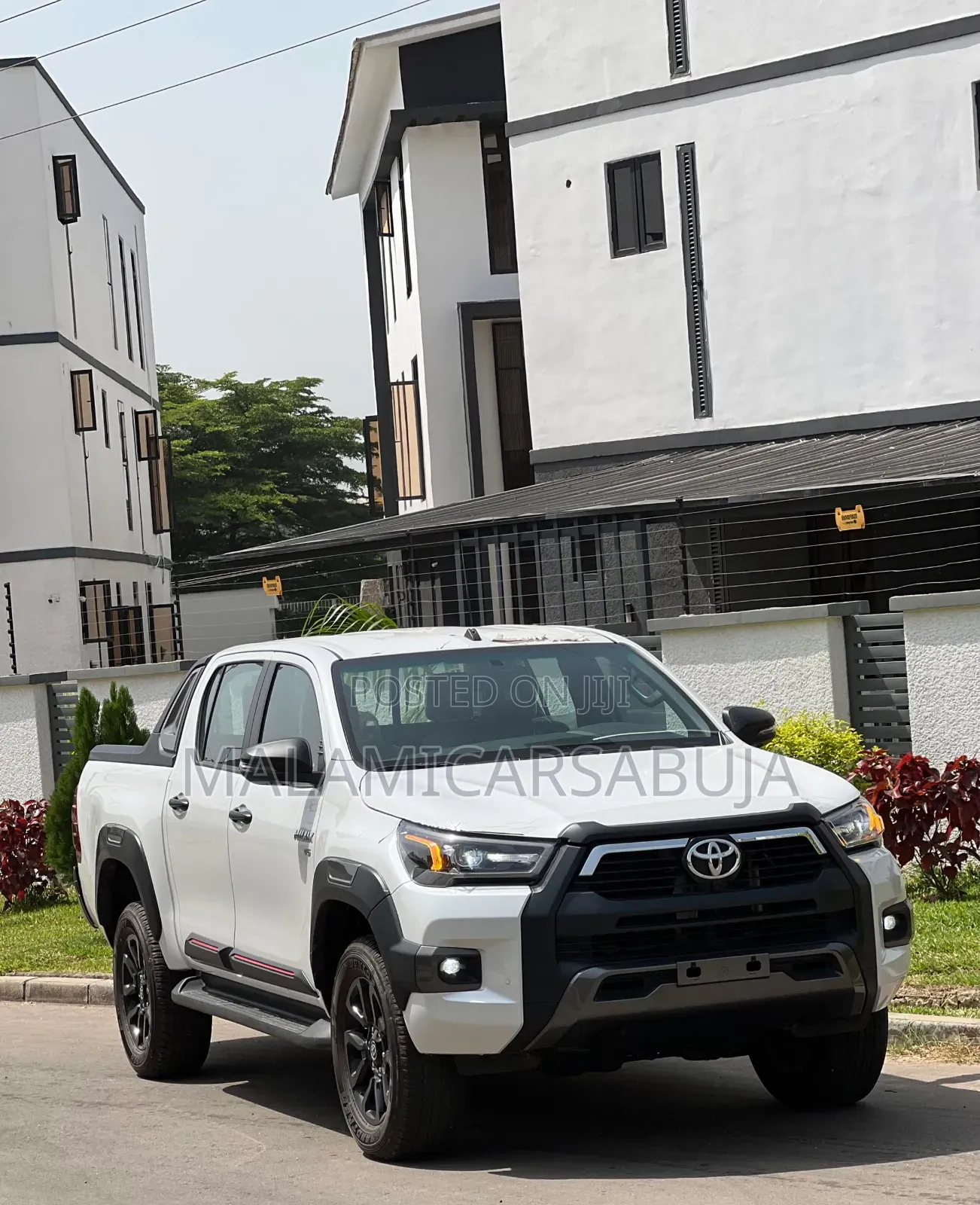 New Toyota Hilux 2025 White