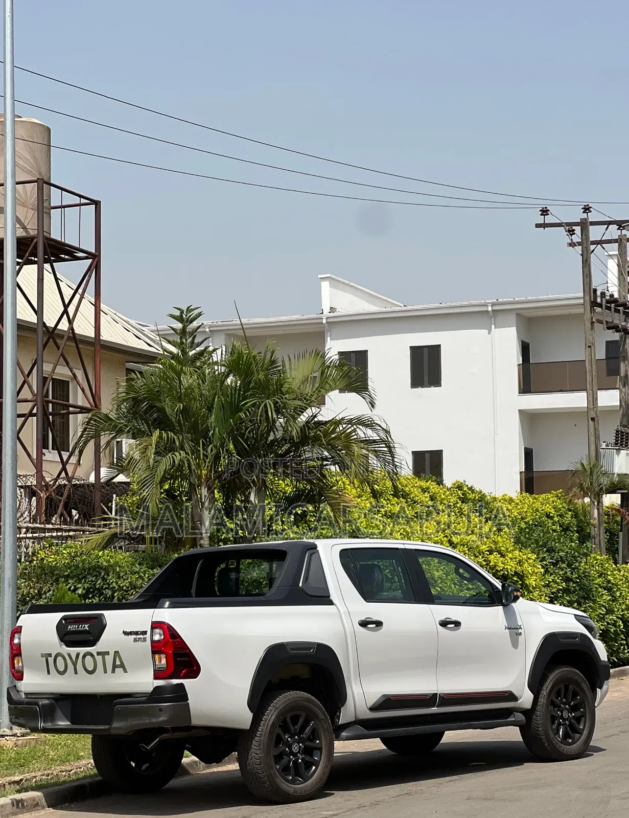New Toyota Hilux 2025 White
