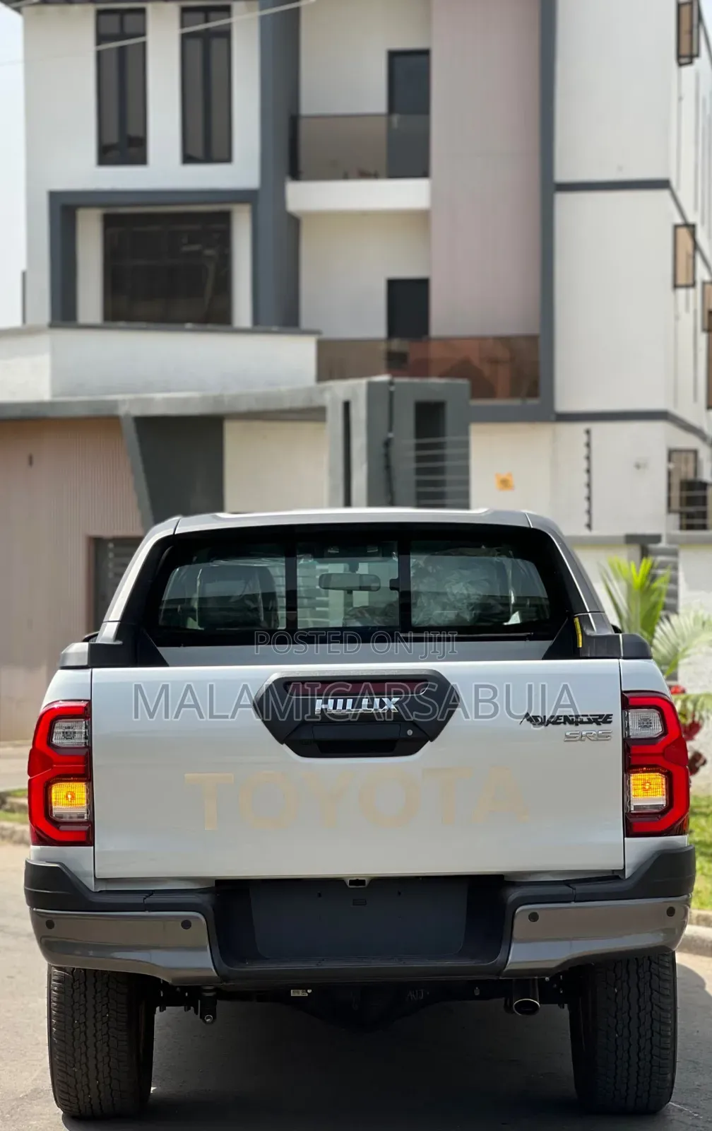 New Toyota Hilux 2025 White
