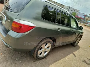 Toyota Highlander 2010 Green