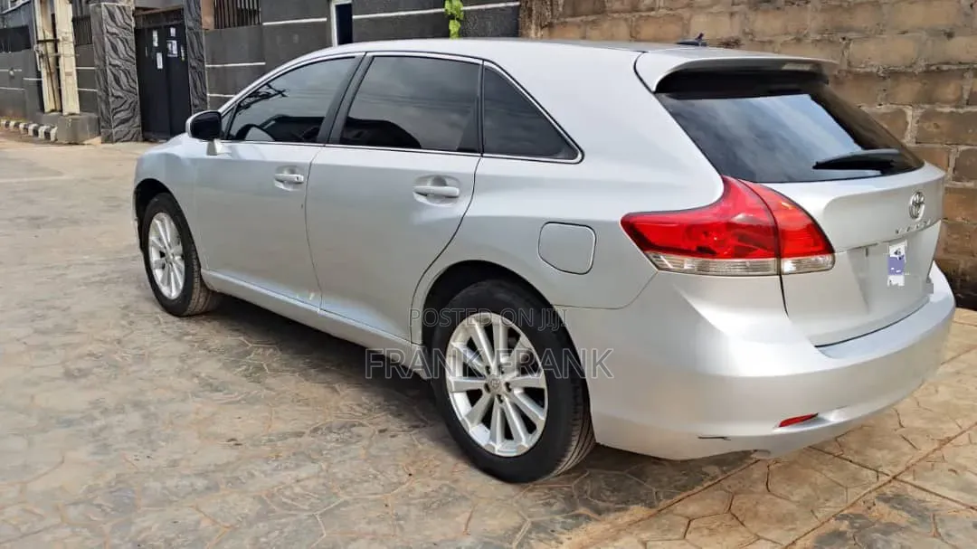 Toyota Venza 2011 Silver