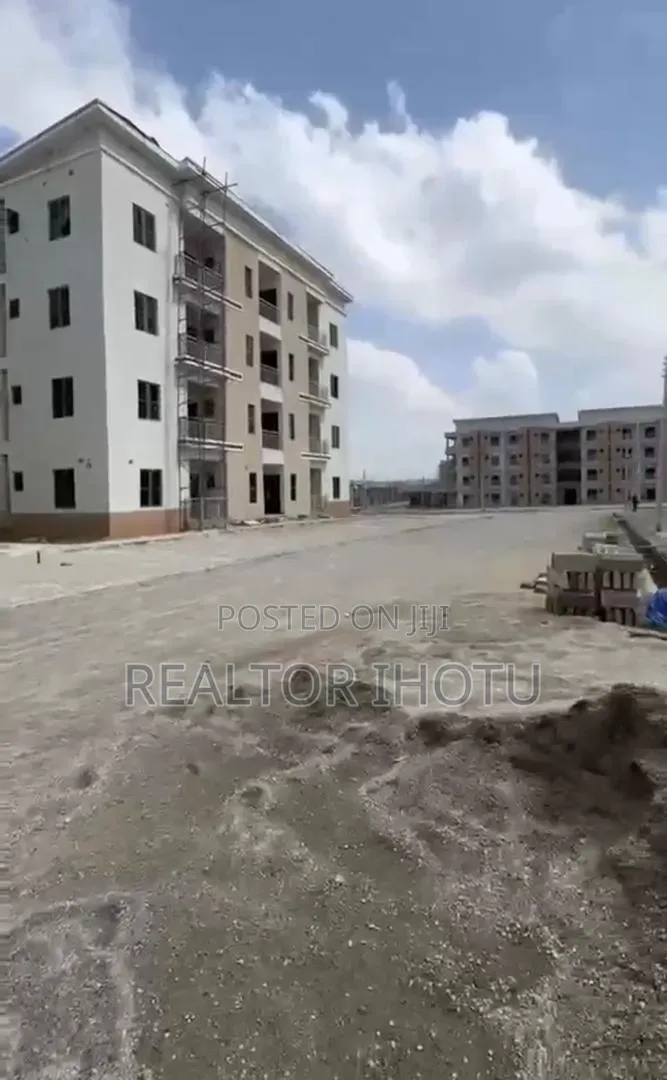 4bdrm Duplex in Bunkoro for sale