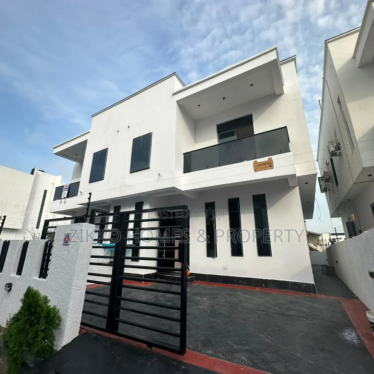 4bdrm Duplex in Ajah, Lekki Phase 2 for sale