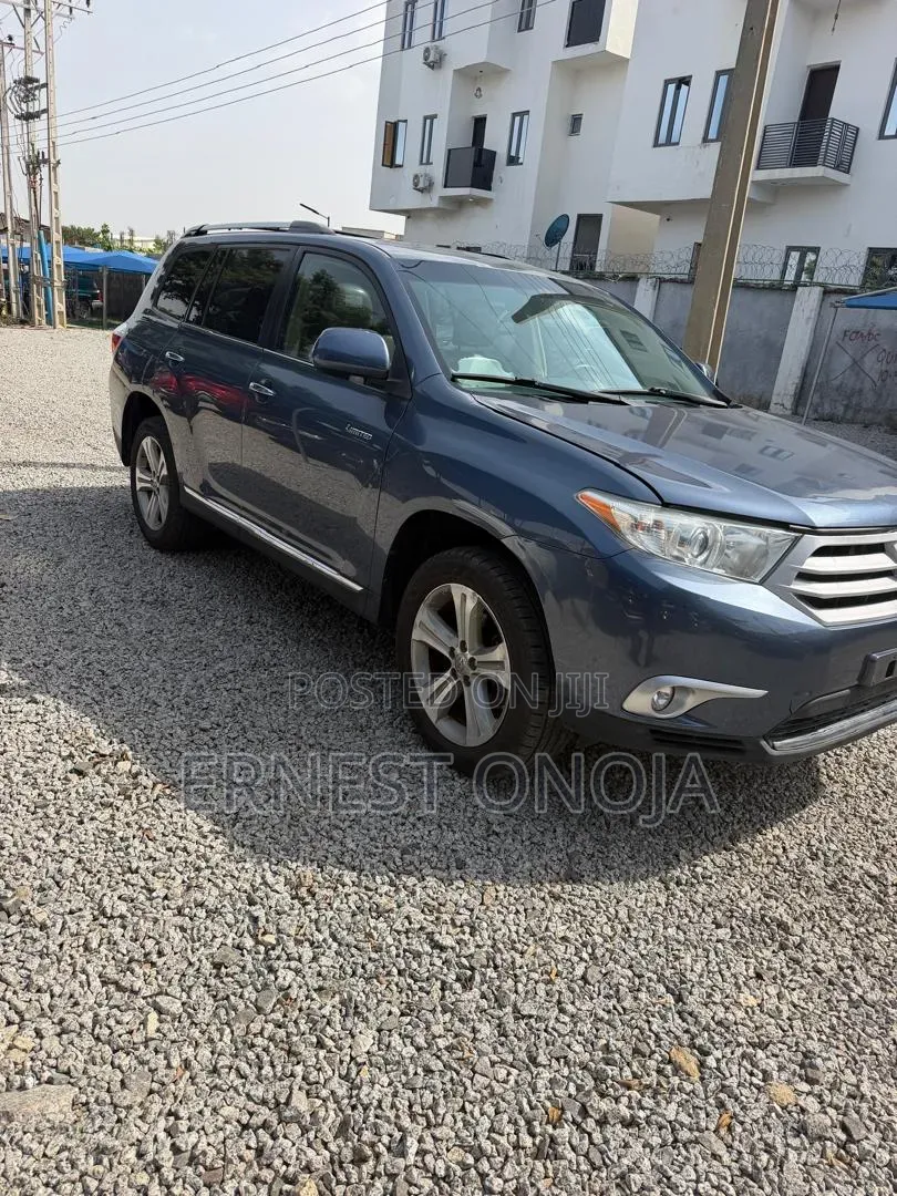 Toyota Highlander Limited 3.5l 4WD 2013 Gray