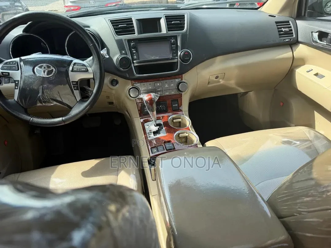 Toyota Highlander Limited 3.5l 4WD 2013 Gray