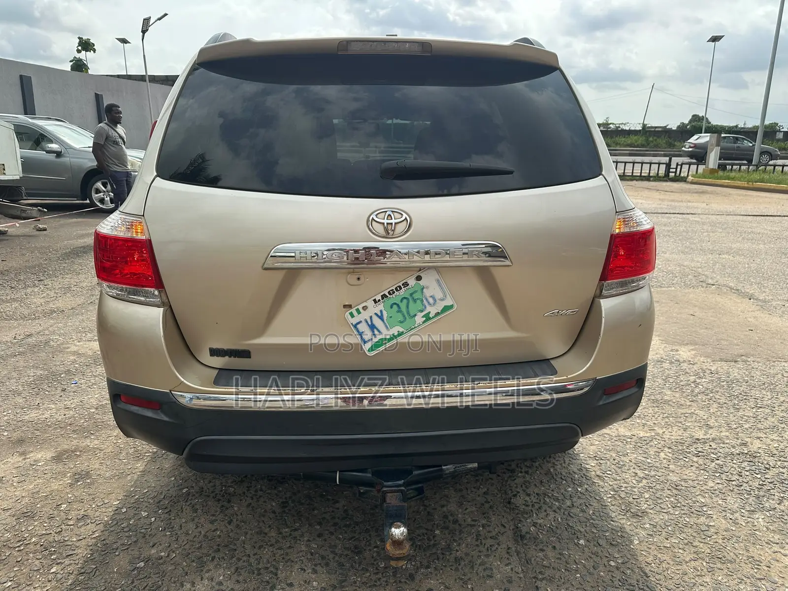 Toyota Highlander 3.5L 4WD 2013 Gold
