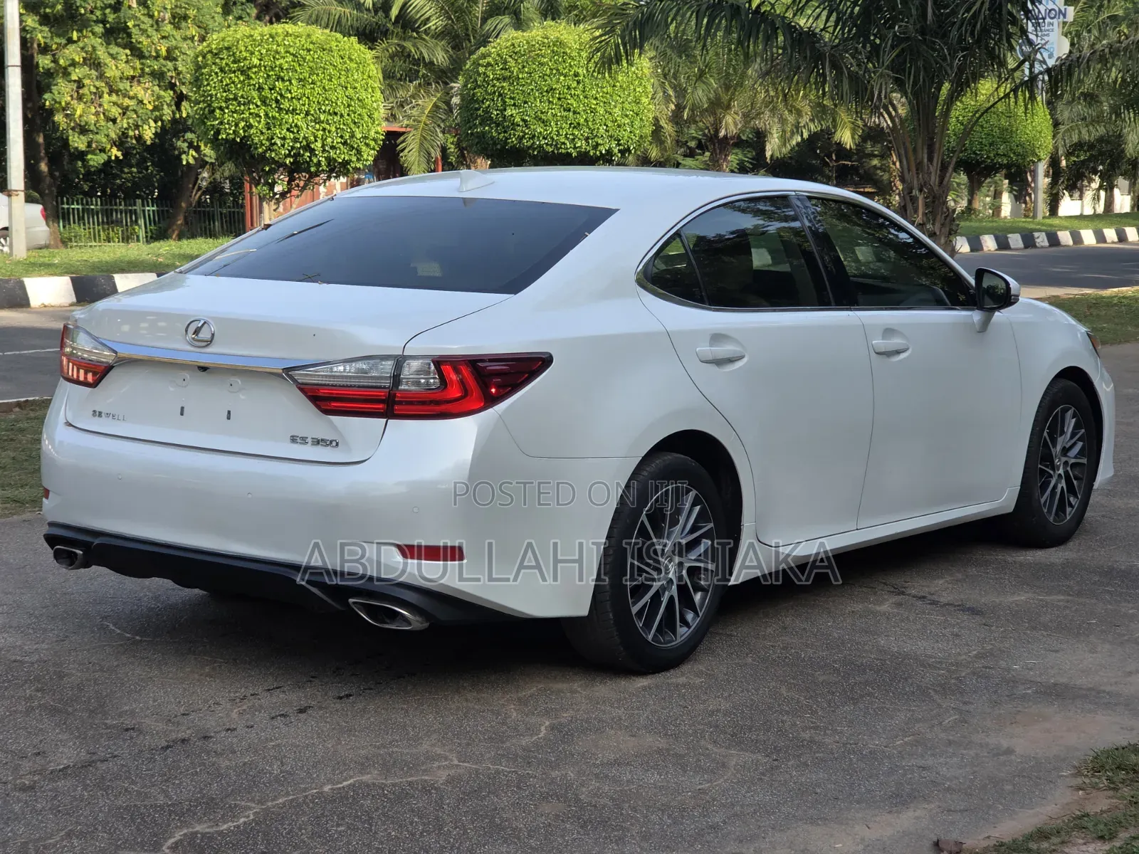 Lexus ES 350 FWD 2016 White