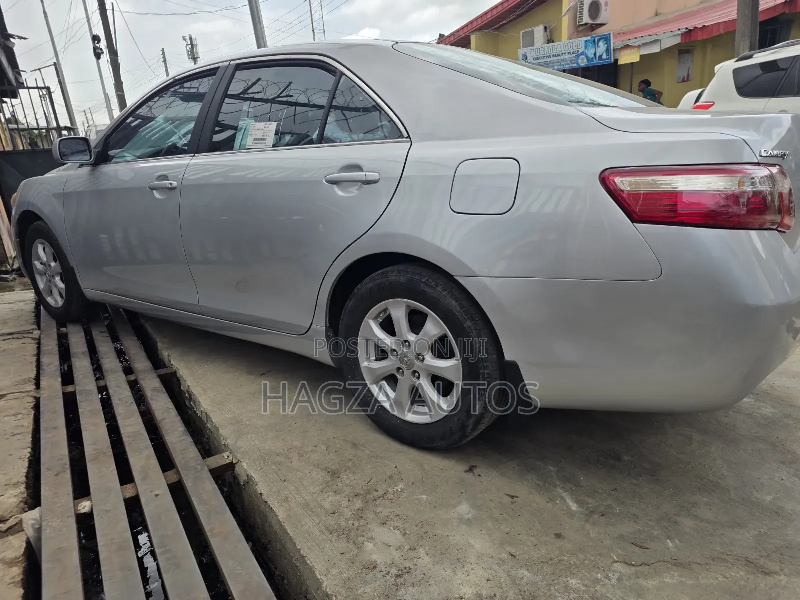 Toyota Camry LE 4dr Sedan (2.4L 4cyl 5A) 2009 Silver