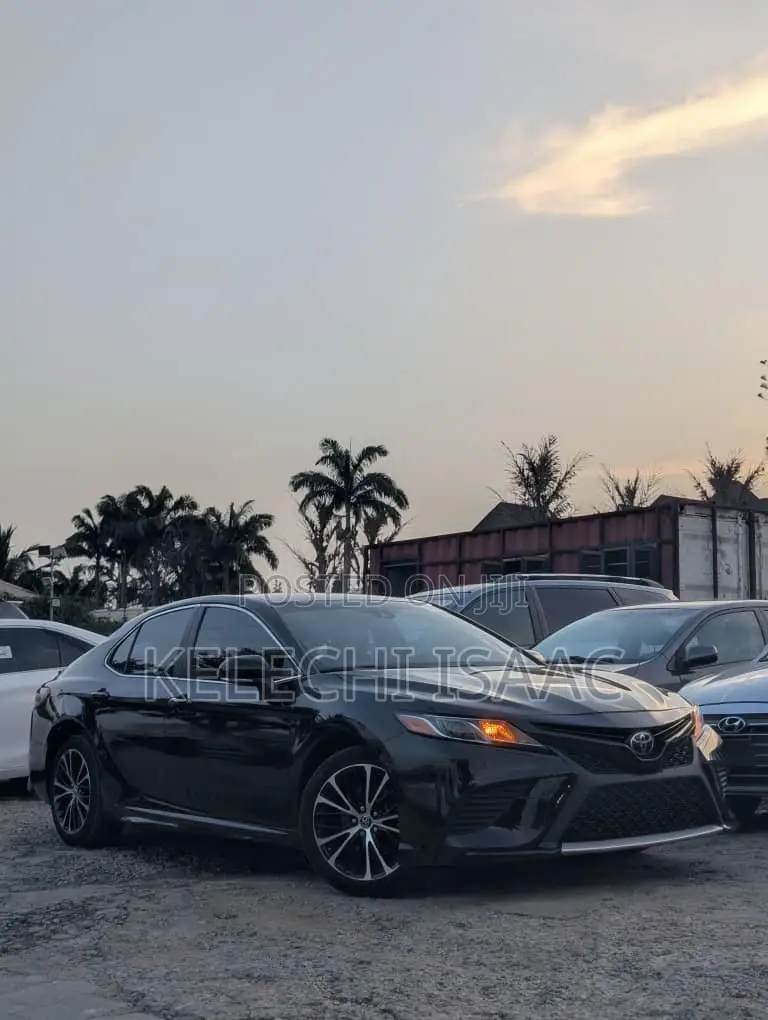 Toyota Camry SE FWD (2.5L 4cyl 8AM) 2018 Black