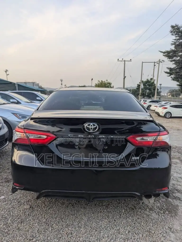 Toyota Camry SE FWD (2.5L 4cyl 8AM) 2018 Black