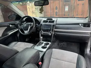 Toyota Camry SE 4dr Sedan (2.5L 4cyl 6A) 2013 Gray