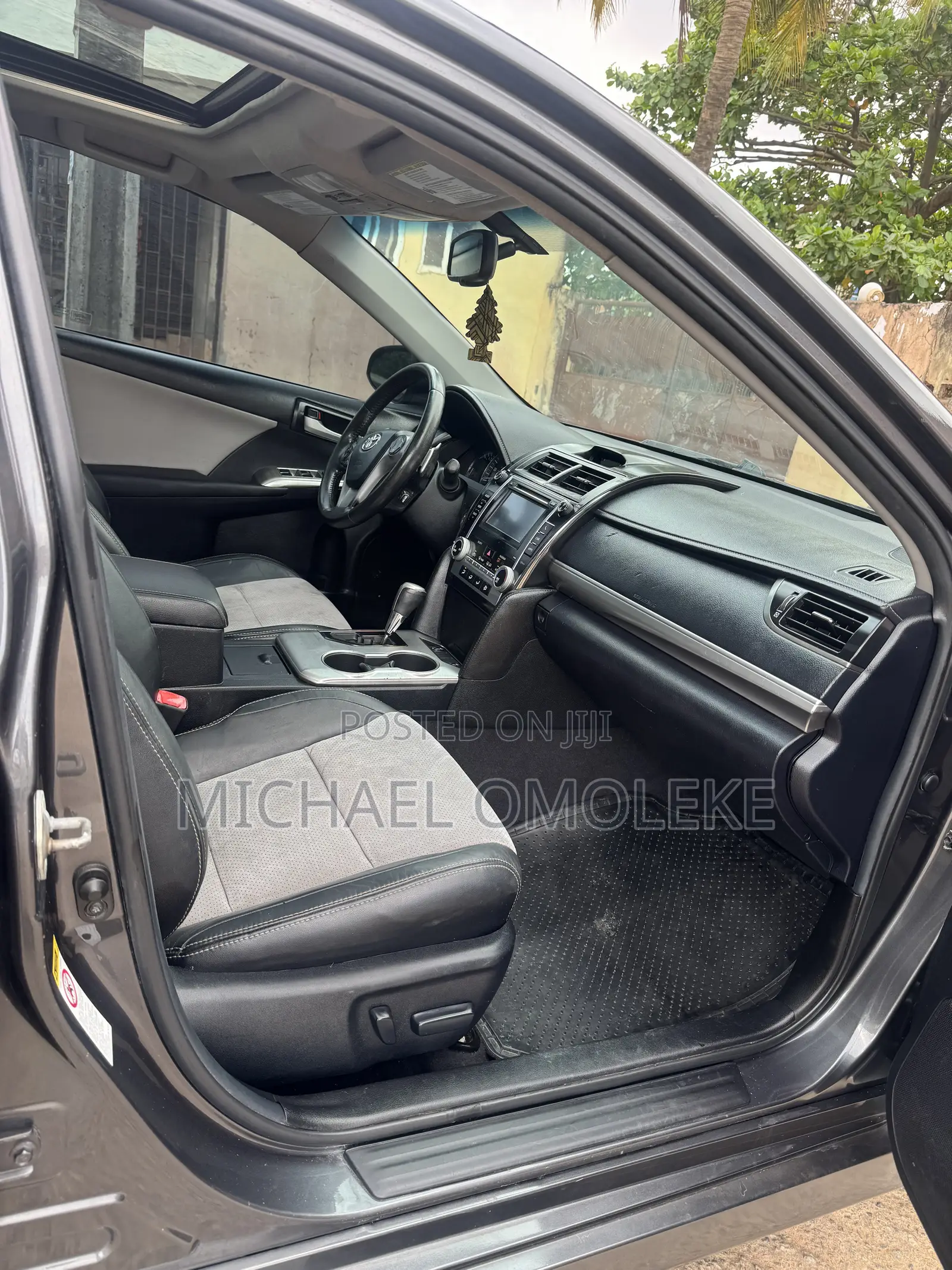 Toyota Camry SE 4dr Sedan (2.5L 4cyl 6A) 2013 Gray
